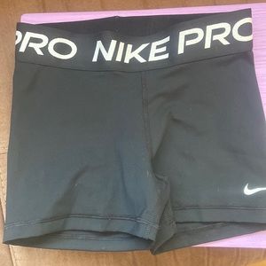 NWOT Nike women’s shorts in black